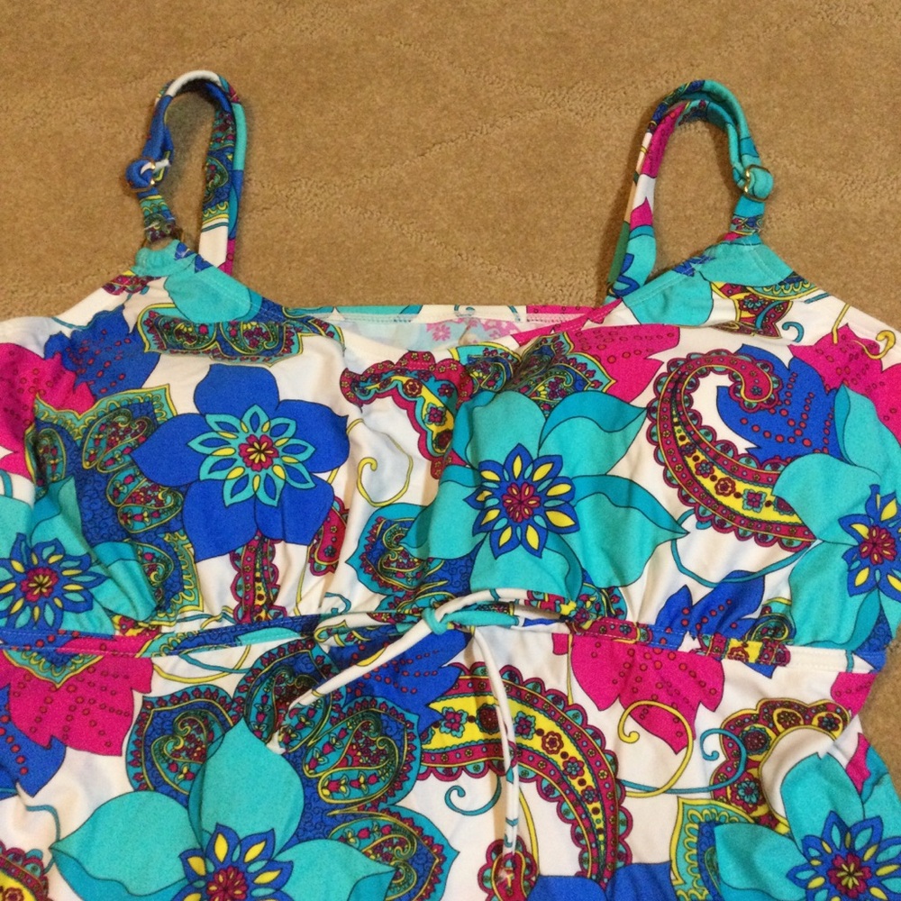 Island Escape NWT Underwire Tankini Swim Top, 22W - Picture 2 of 9